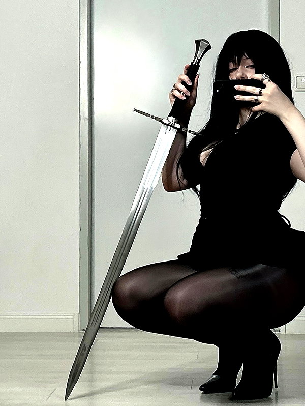andasrose instagram image archive image