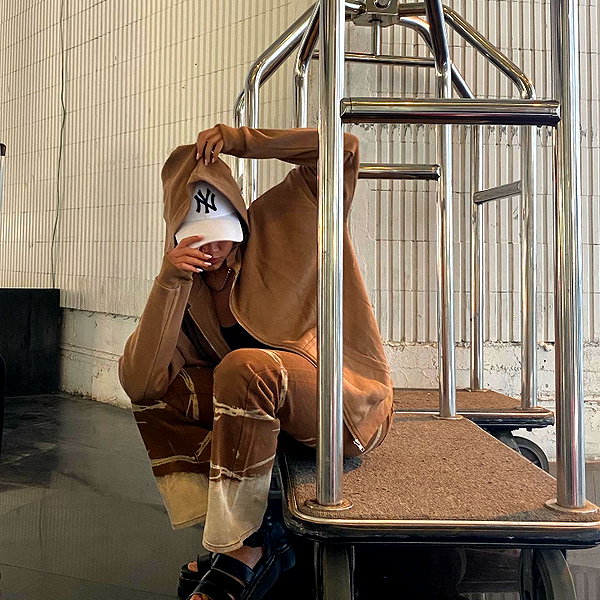 romi_henenson instagram image archive image