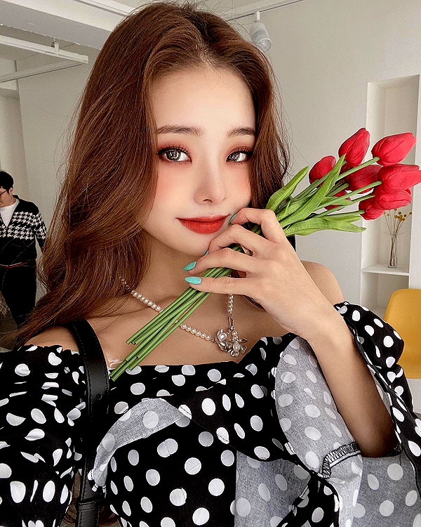 dear.zia instagram image archive image