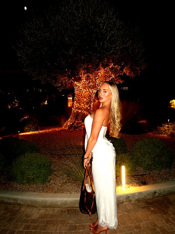 rhiannonbluee instagram image archive image