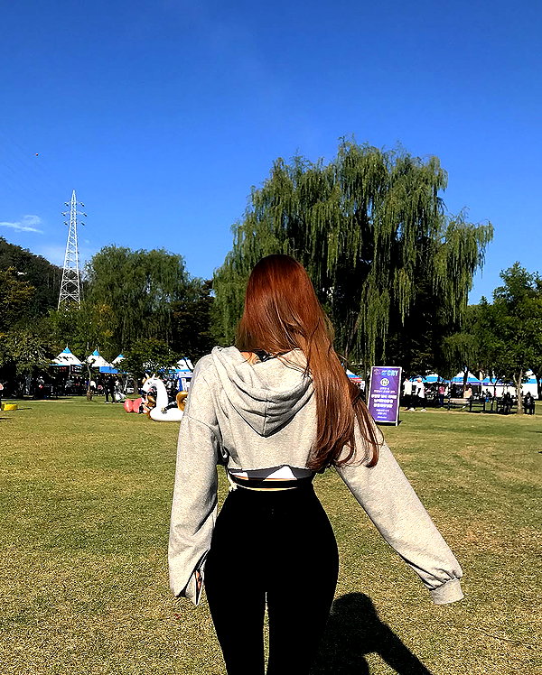 Archived image from @heroineseen on Instagram