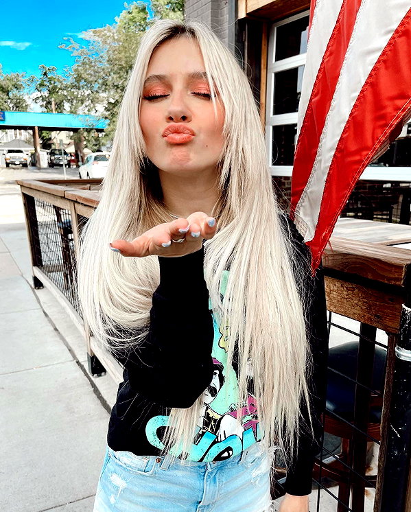 ellianawalmsley instagram image archive image