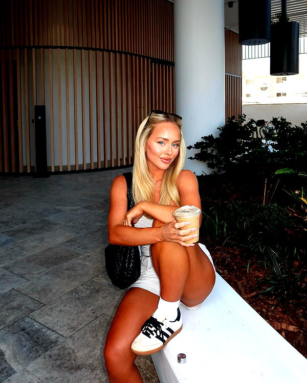 allieauton instagram image archive image