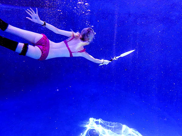 ch111oe instagram image archive image