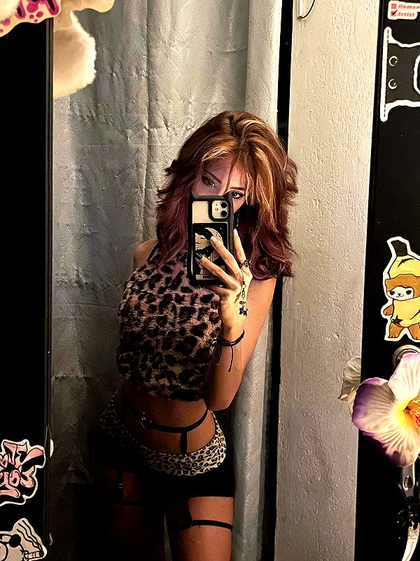 shevaal_x instagram image archive image