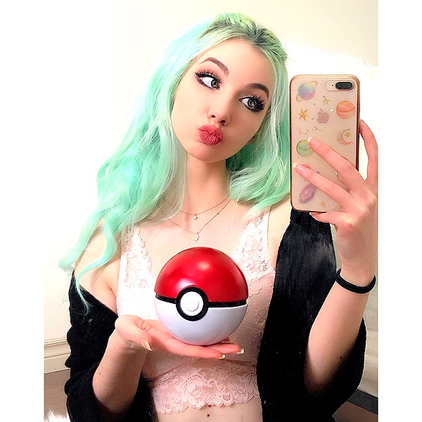 danielle.mercedie instagram image archive image
