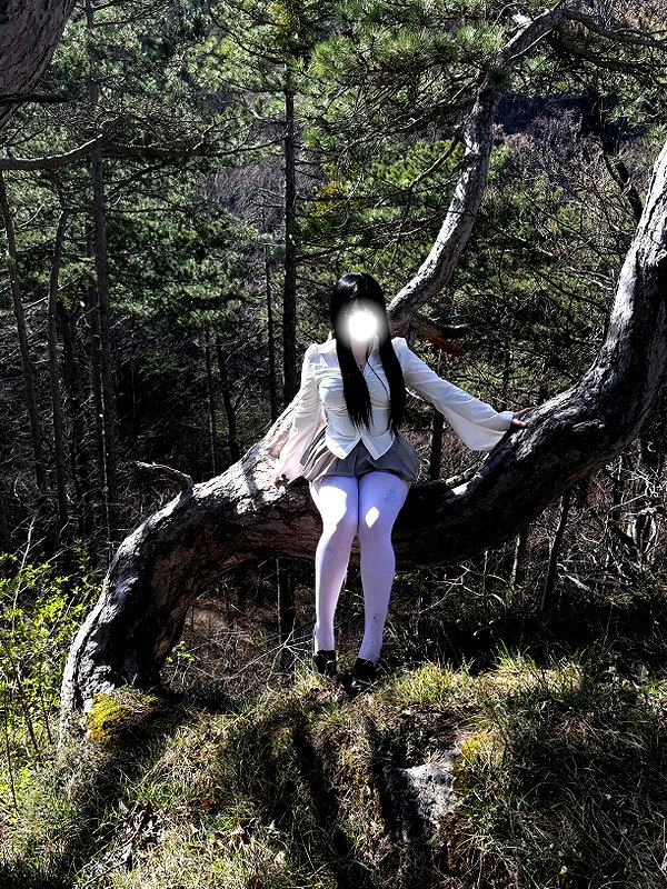 andasrose instagram image archive image
