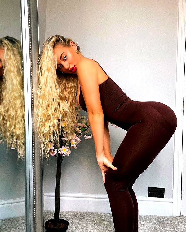 rhiannonbluee instagram image archive image