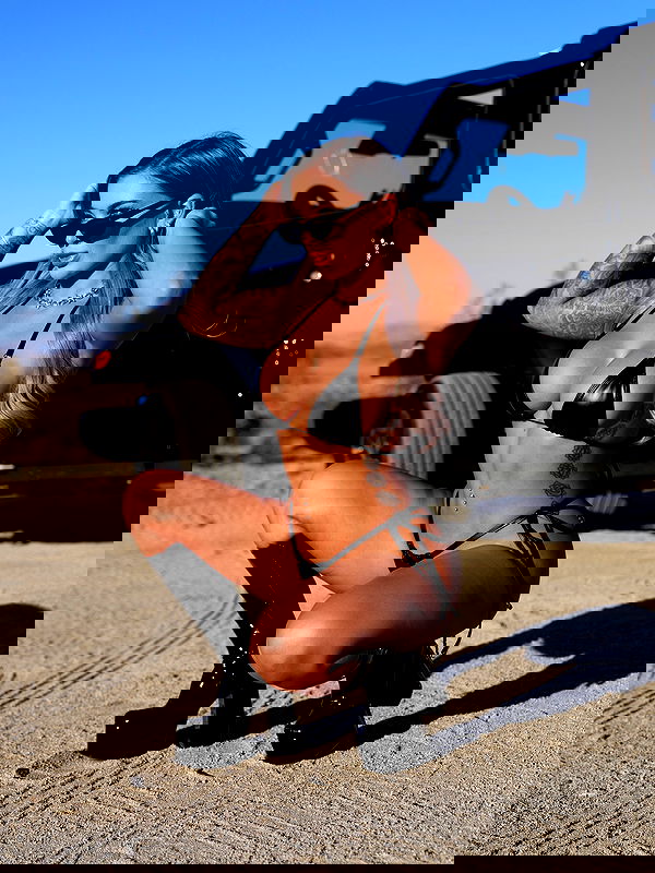 itshayleydavies itshayleydavies archive image