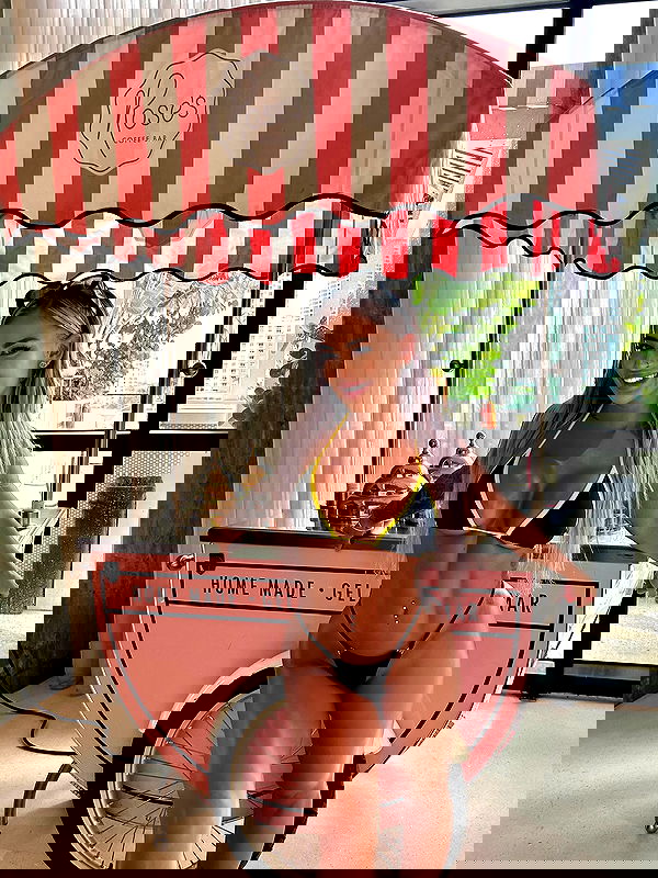 itshayleydavies itshayleydavies archive image