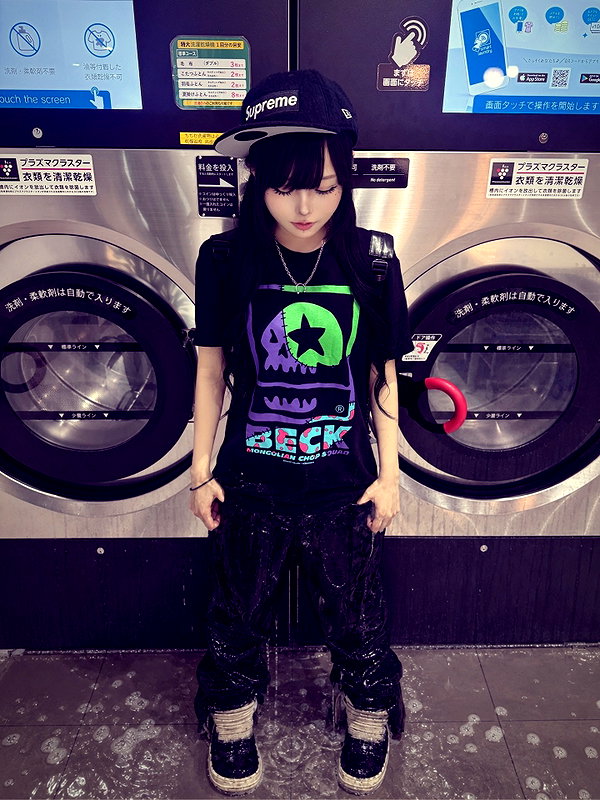 9unxx7 instagram image archive image