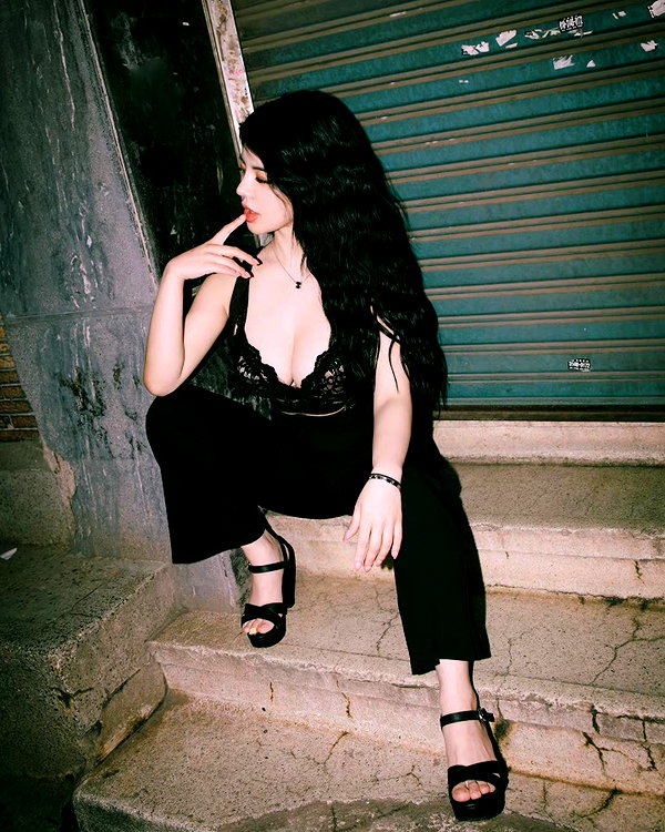 ro_bbin123 instagram image archive image