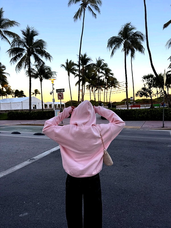 ella_netzer8 instagram image archive image