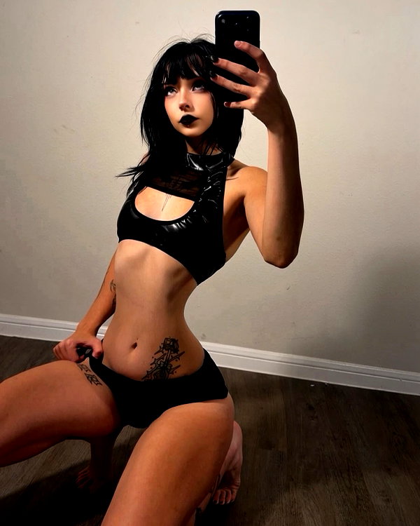 Archived image from @deadangelfiles on Instagram