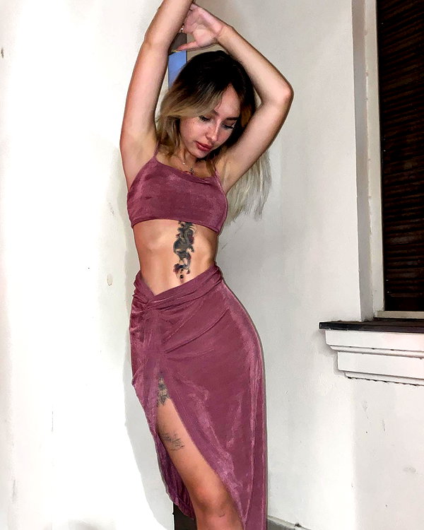 karin_orhov instagram image archive image