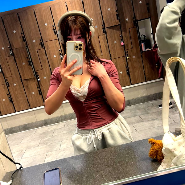 dommymommytiff instagram image archive image