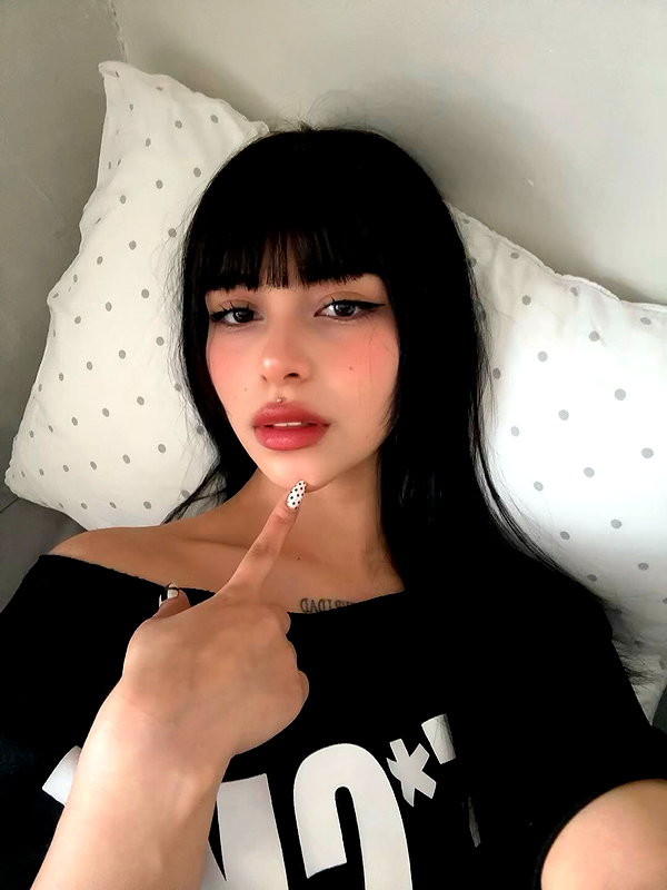 connie.01j instagram image archive image