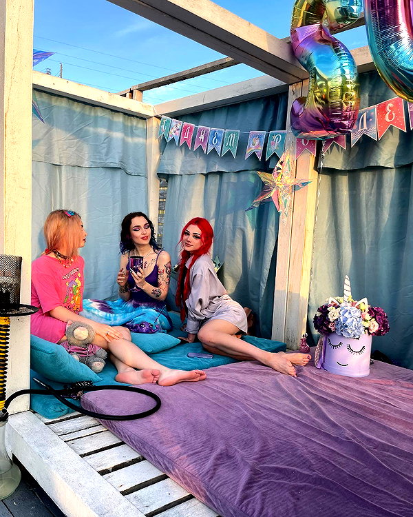 vik4au instagram image archive image
