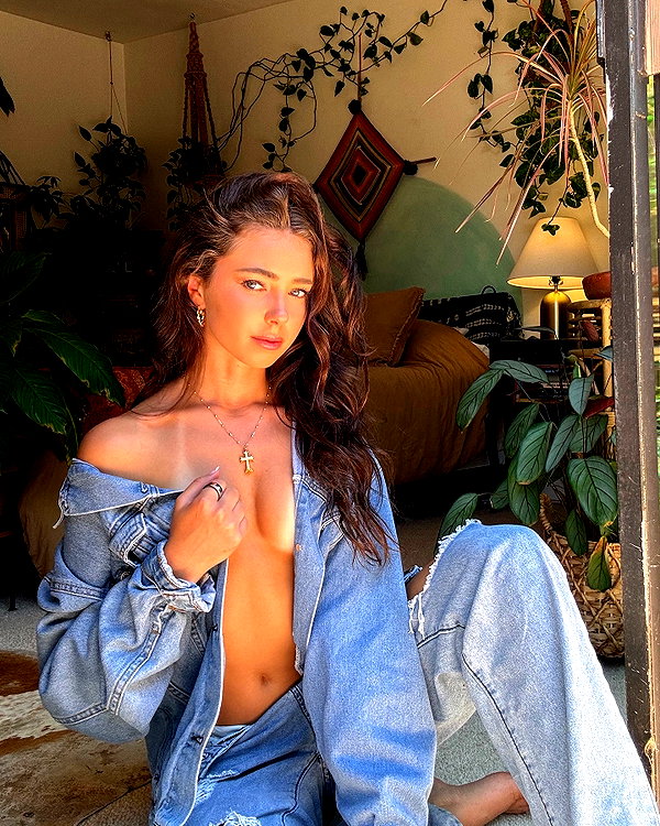 chloerosenbaum instagram image archive image