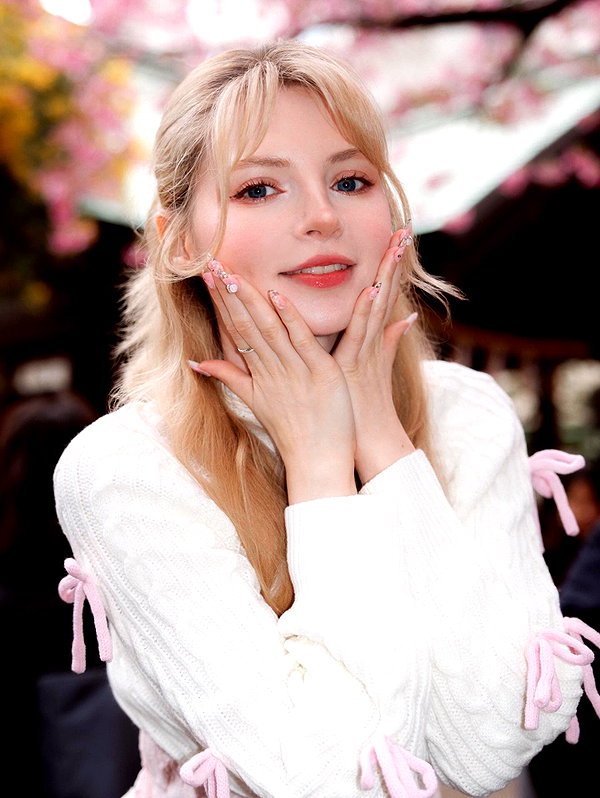 peachmilky_ instagram image archive image