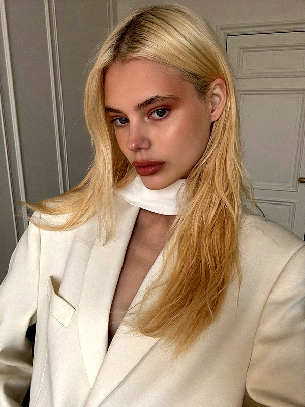 alisen.mari instagram image archive image