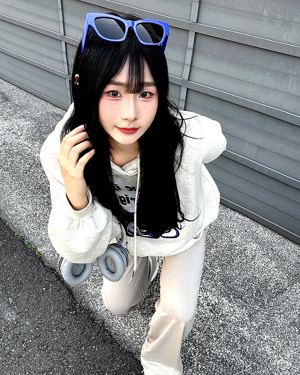 lai_931201 instagram image archive image