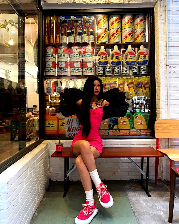 ll.lu1s instagram image archive image