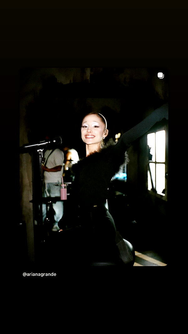 arianagrande instagram image archive image