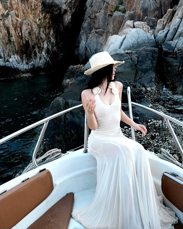 lyhythuedoxinh instagram image archive image