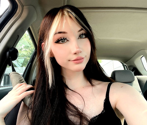 danielle.mercedie instagram image archive image