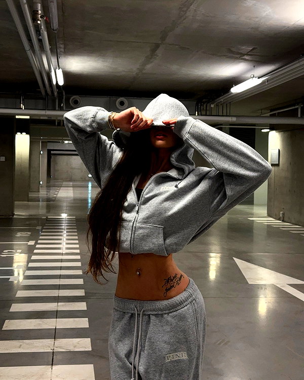 karna.val instagram image archive image