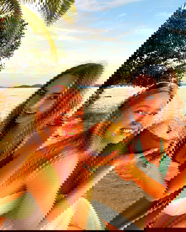 ellamwatts_ ellamwatts_ archive image