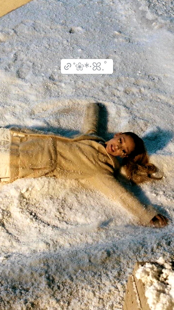 arianagrande instagram image archive image