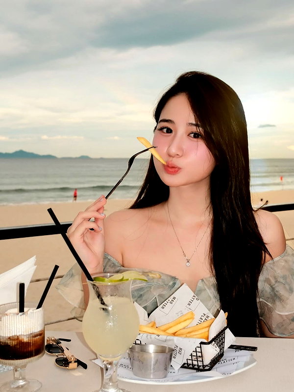 lyhythuedoxinh instagram image archive image