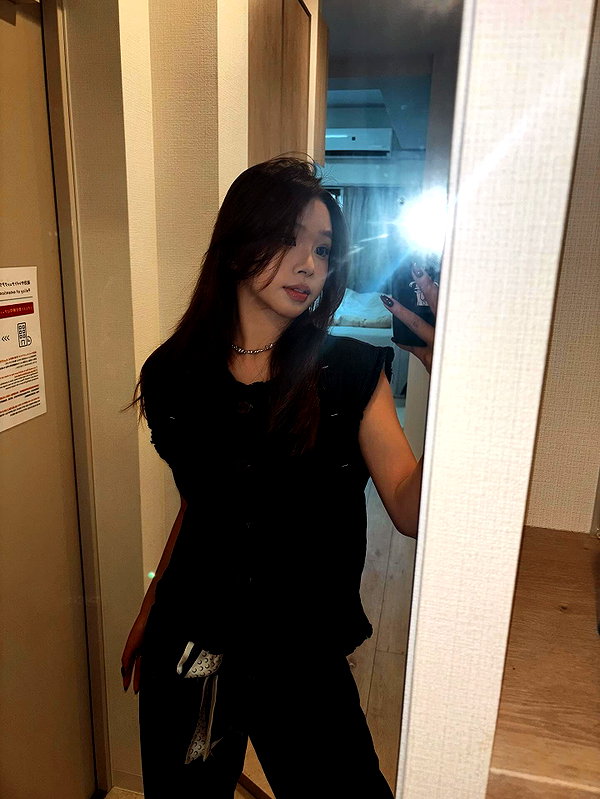 e.shao_417 instagram image archive image
