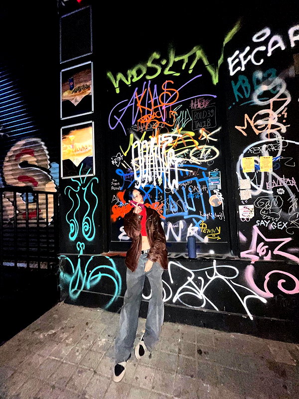leyla.annemarie instagram image archive image