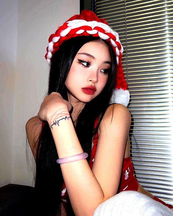 ll.lu1s instagram image archive image