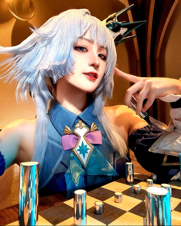 miee_cos instagram image archive image