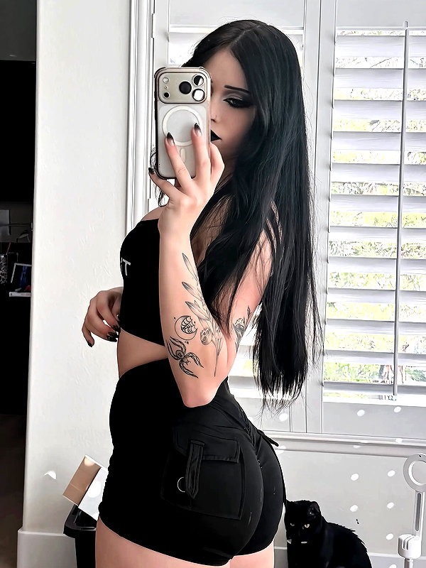_undeadem_ instagram image archive image