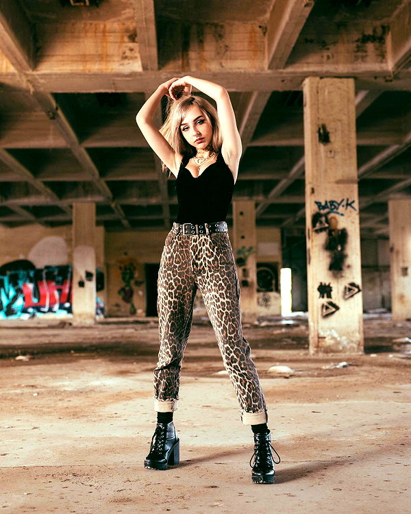 karin_orhov instagram image archive image