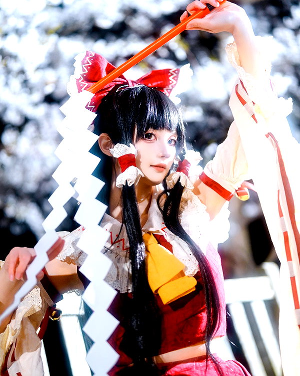 miee_cos instagram image archive image