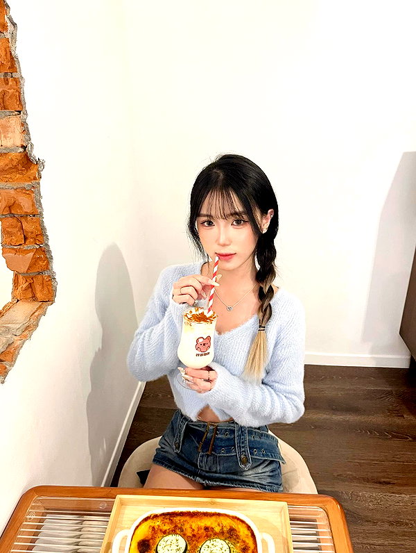 52._.0921 instagram image archive image