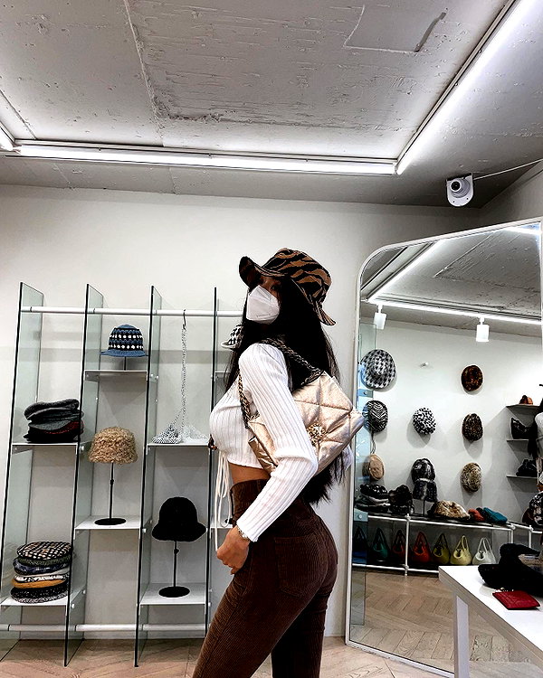 dear.zia instagram image archive image