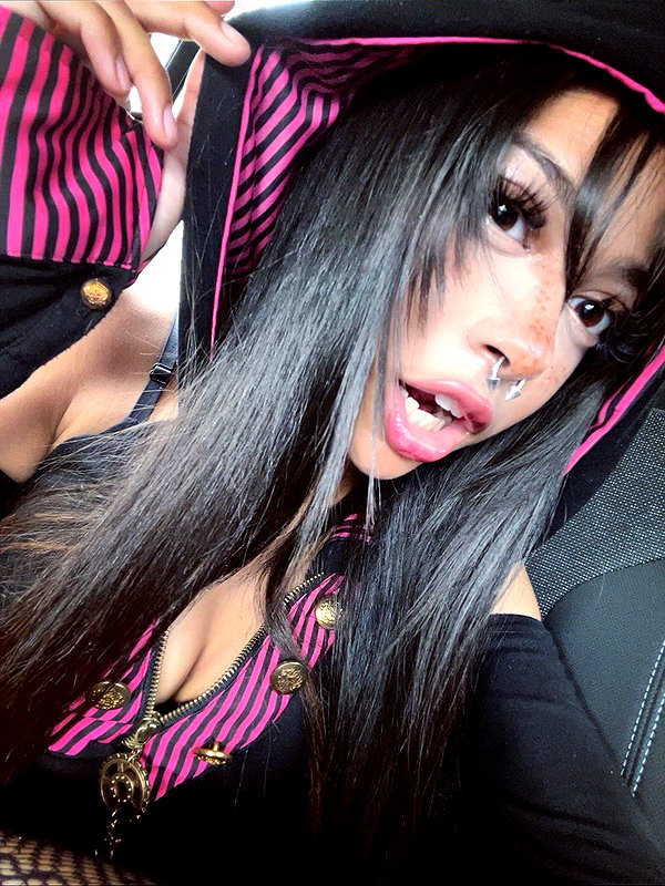 twodollie instagram image archive image