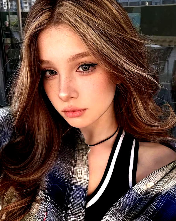 baddiesessence instagram image archive image