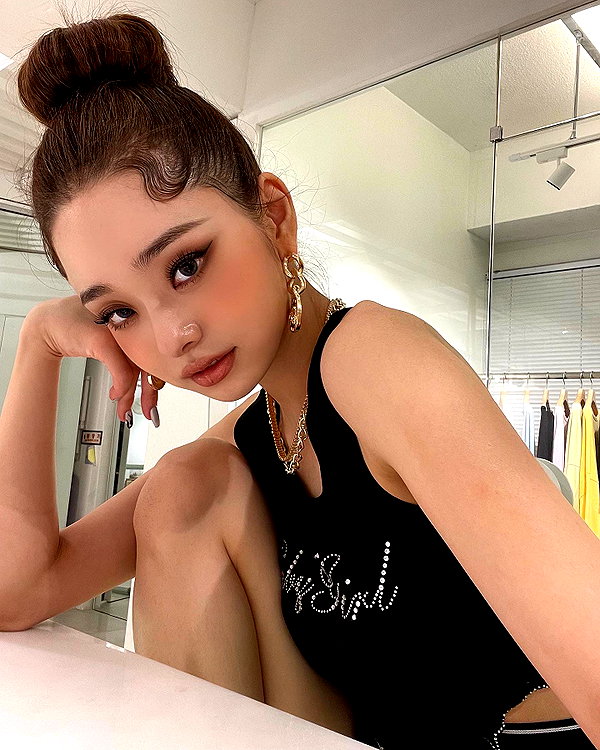 dear.zia instagram image archive image
