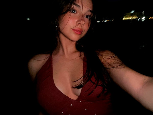 ameliaanav_ instagram image archive image