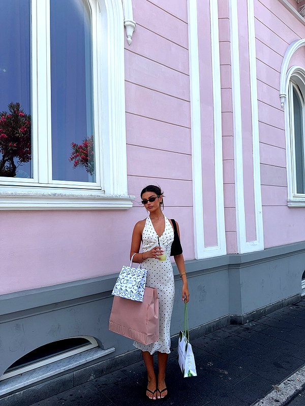 oliviaphillipps instagram image archive image