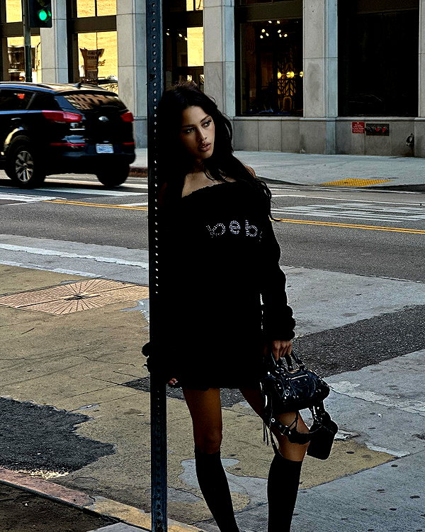 leonanaomii instagram image archive image