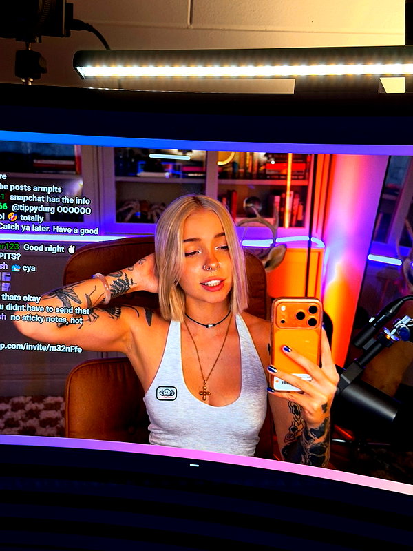 peachtoot.plz instagram image archive image